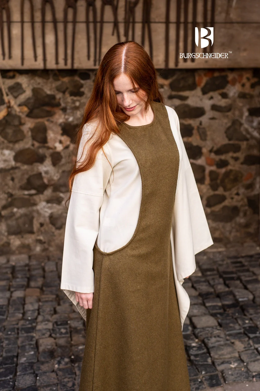 Wool Surcot Albrun - Image 11