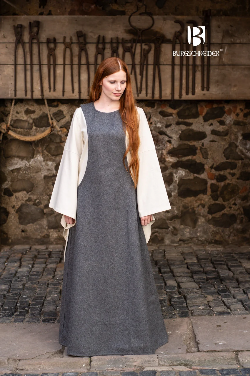 Wool Surcot Albrun - Image 5