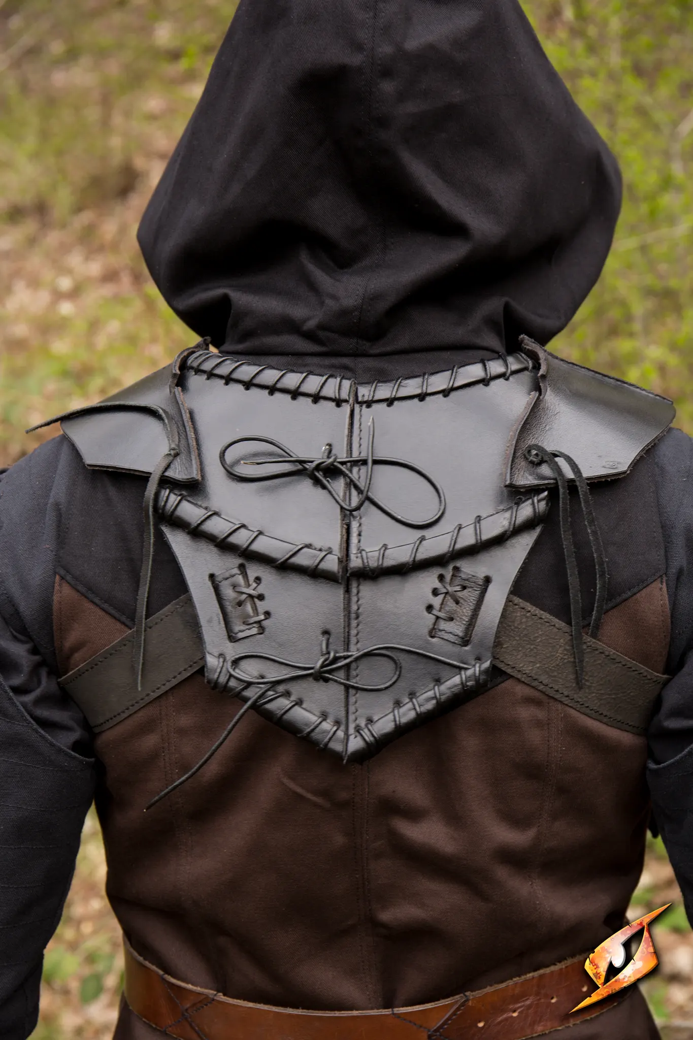 Dark Elf Gorget - Image 3