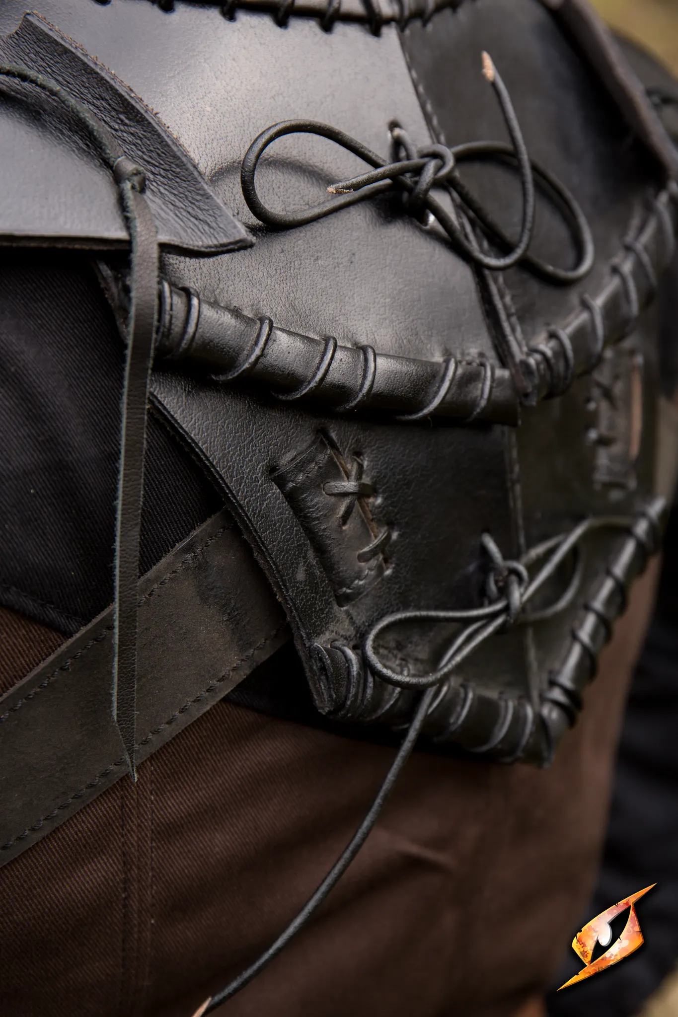 Dark Elf Gorget - Image 4