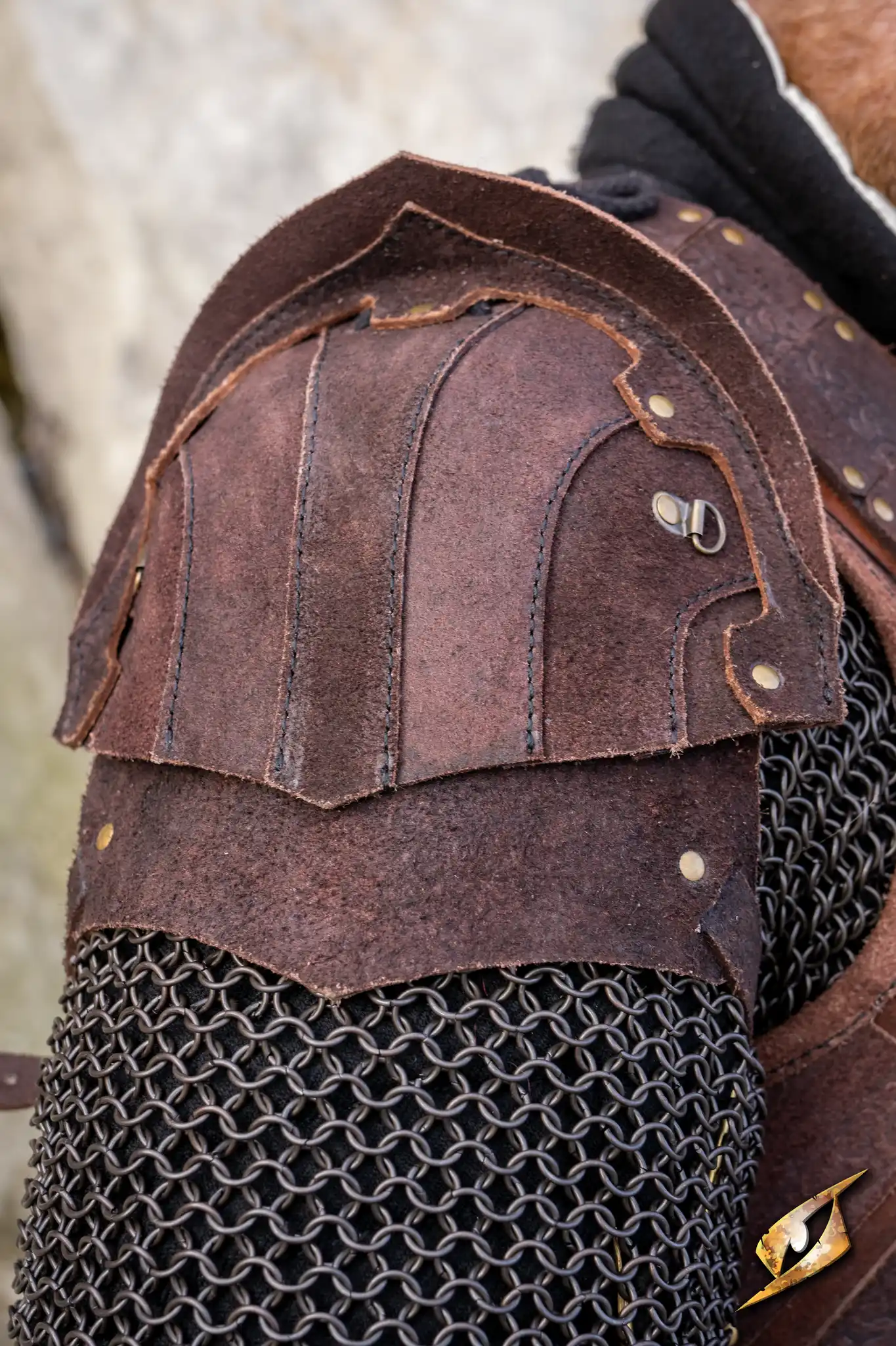 Woodsman Suede Shoulder Armour - Image 12