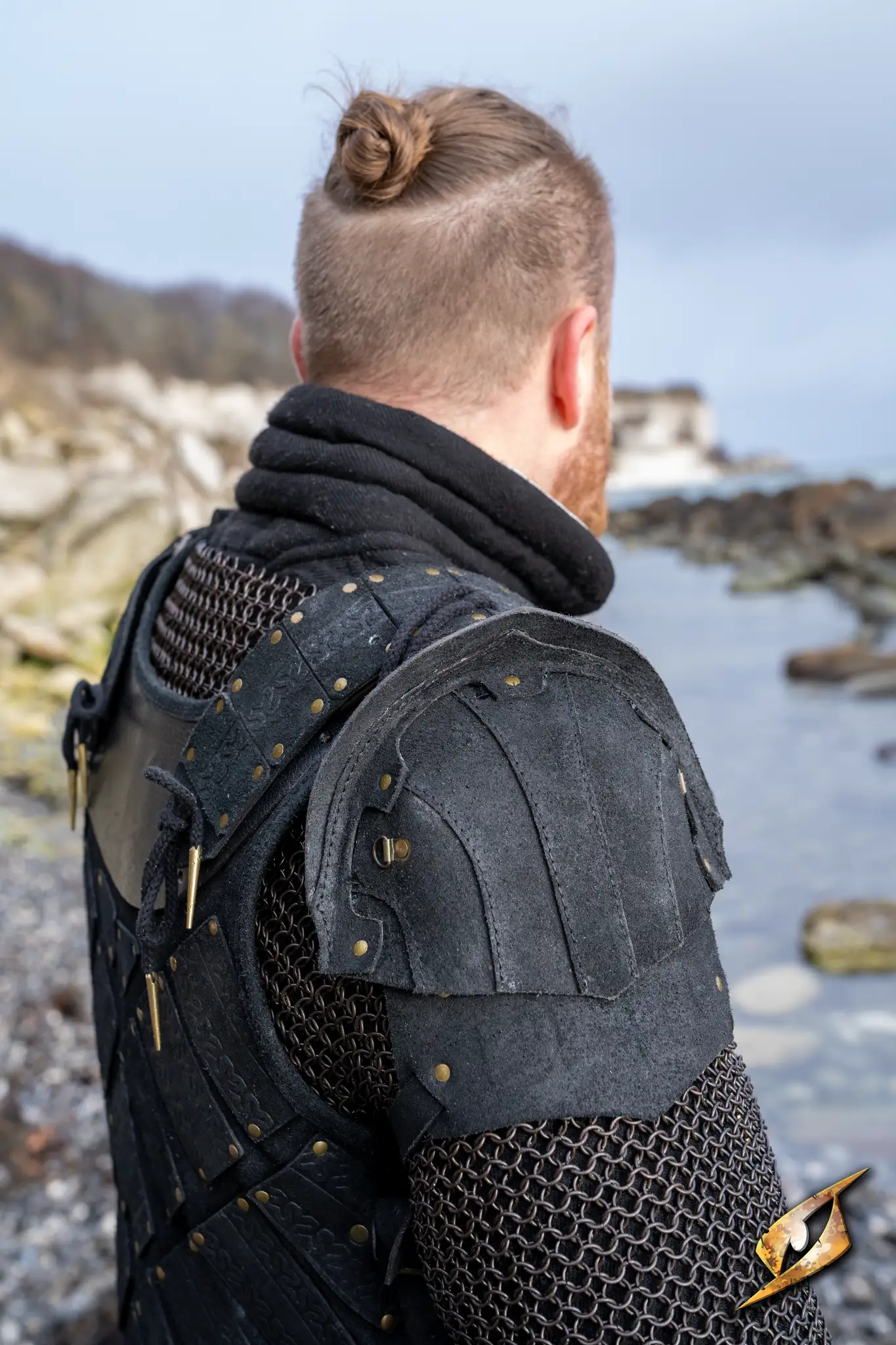 Woodsman Suede Shoulder Armour - Image 20