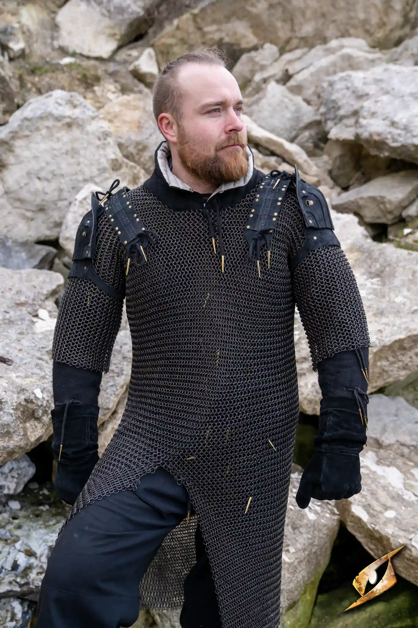 Woodsman Suede Shoulder Armour - Image 3