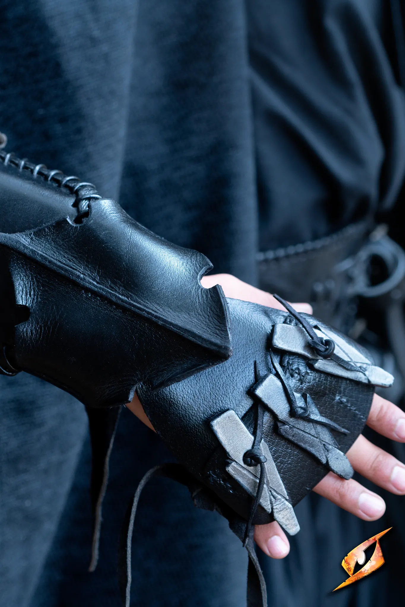 Claw Bracer - Image 4