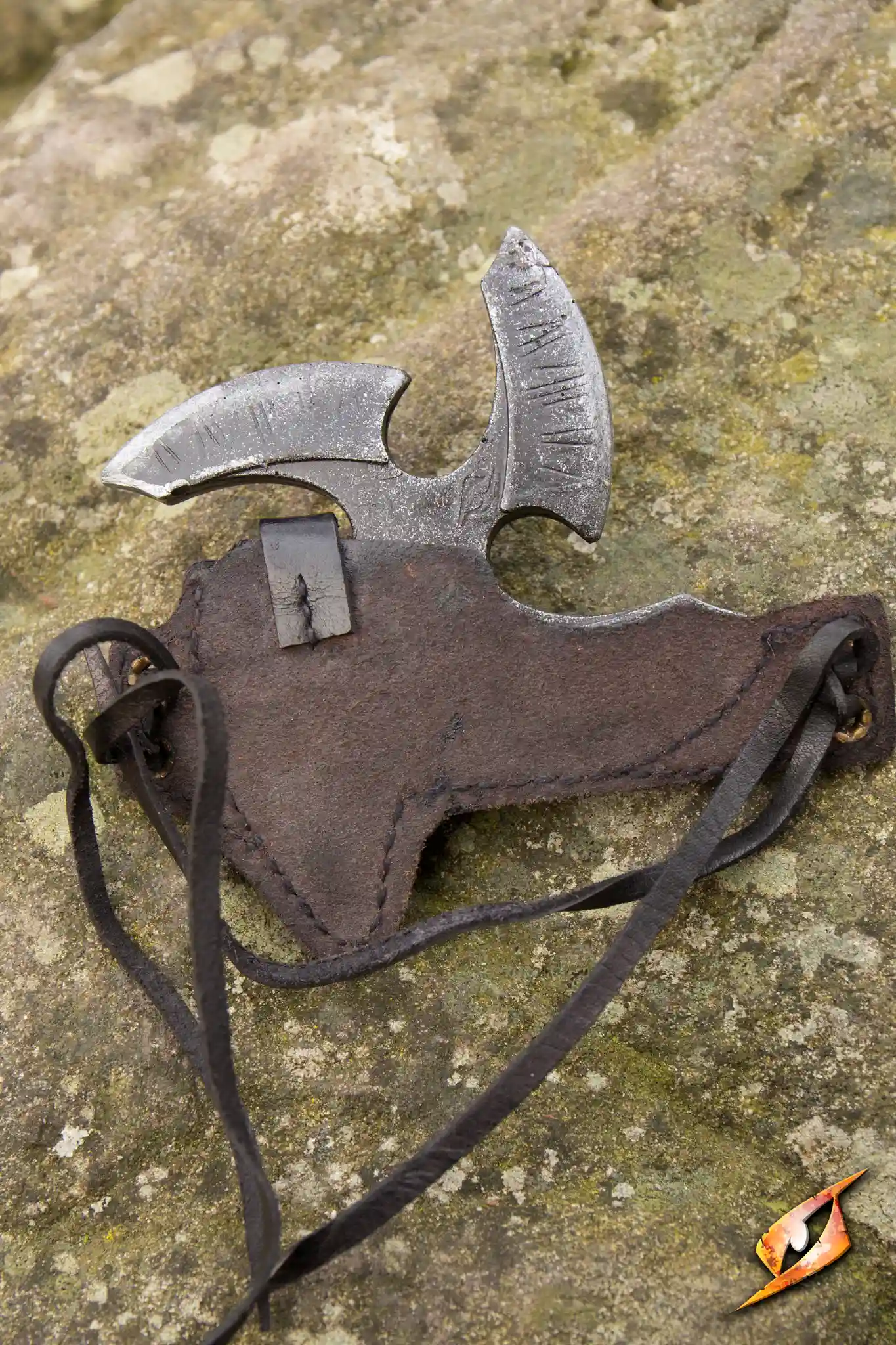 Black Shuriken & Holder - Image 5