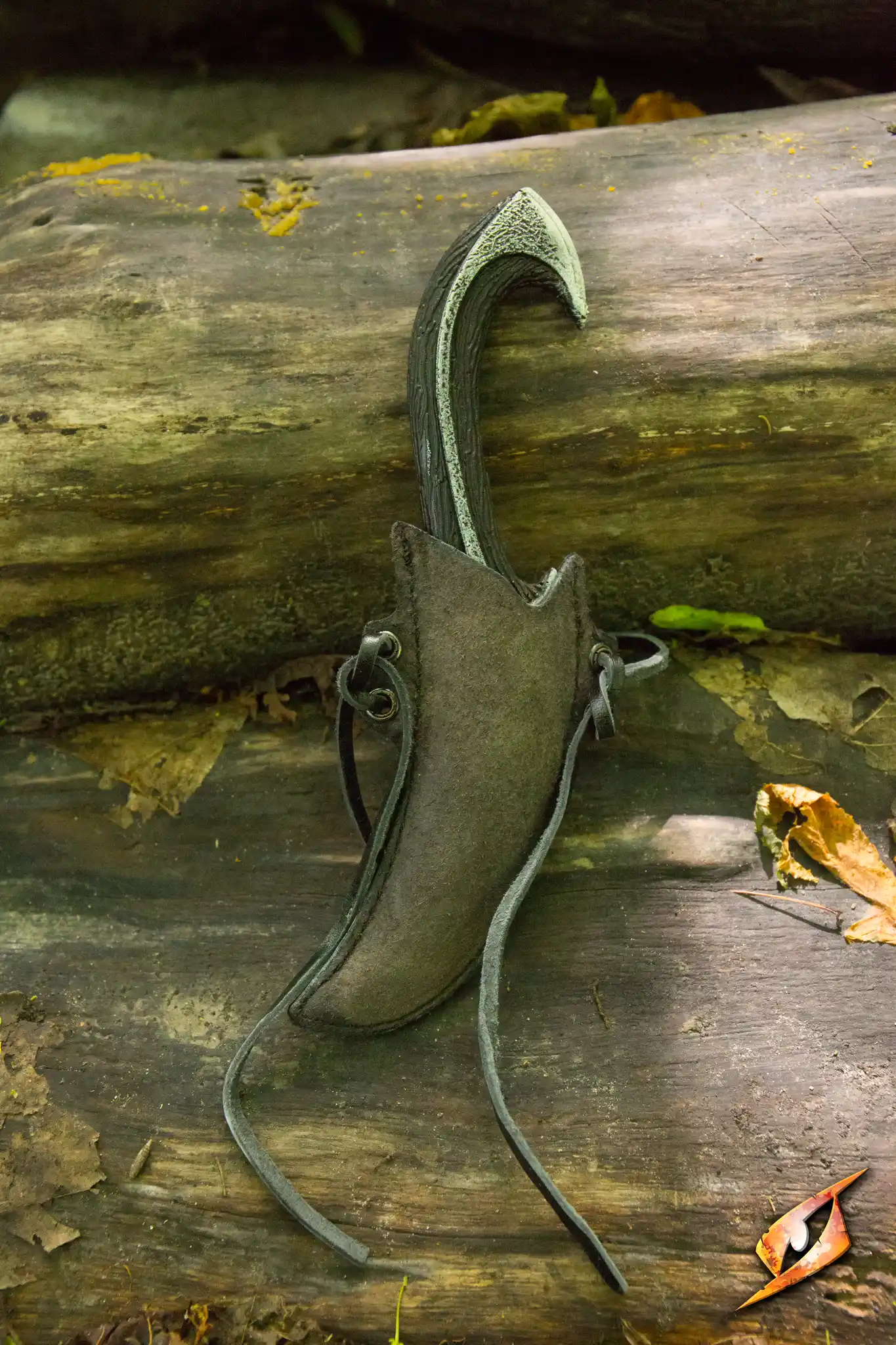 Dark Elven Throwing Knife & Holder - Image 2