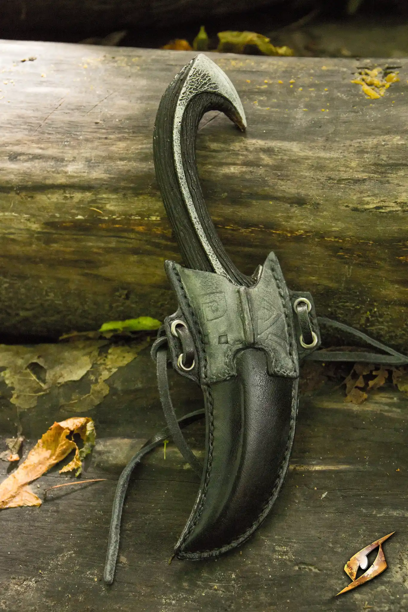 Dark Elven Throwing Knife & Holder - Image 5