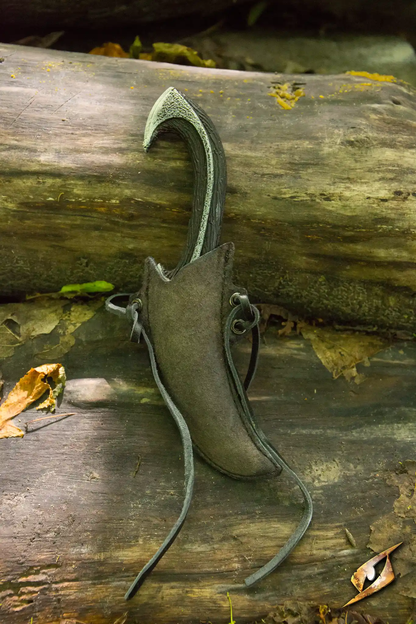 Dark Elven Throwing Knife & Holder - Image 6