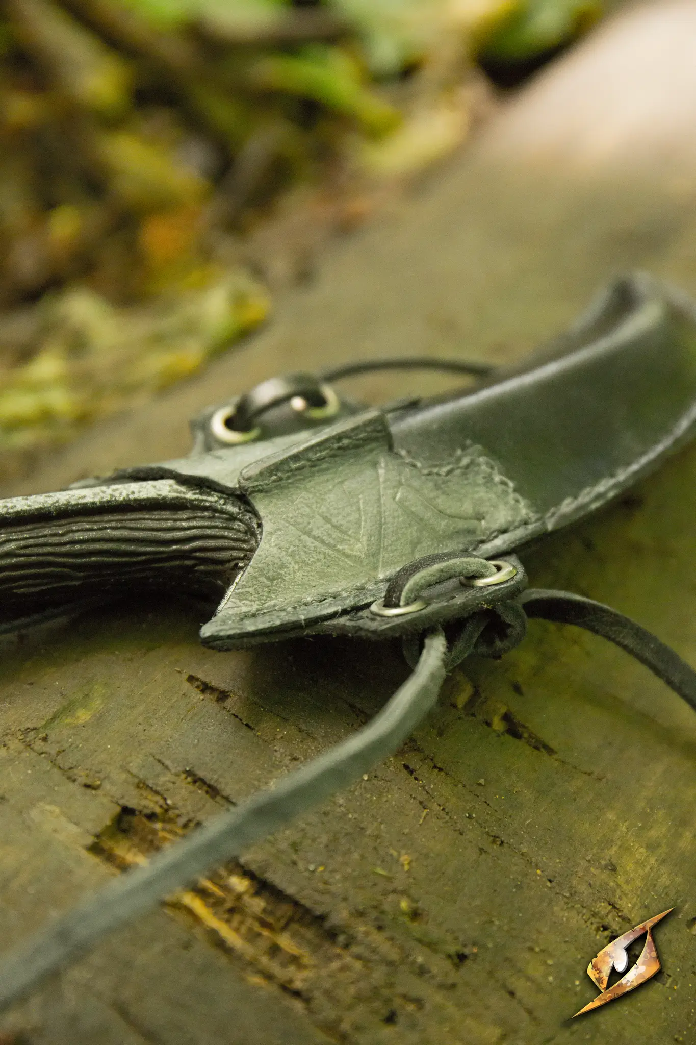 Dark Elven Throwing Knife & Holder - Image 7