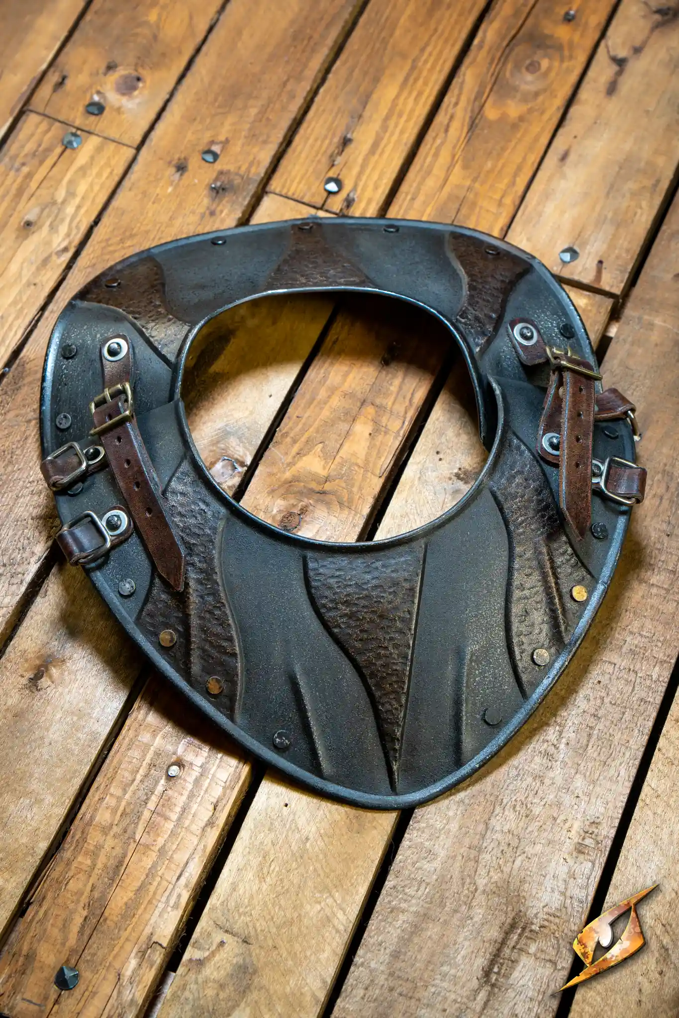 Raider Gorget - Image 4