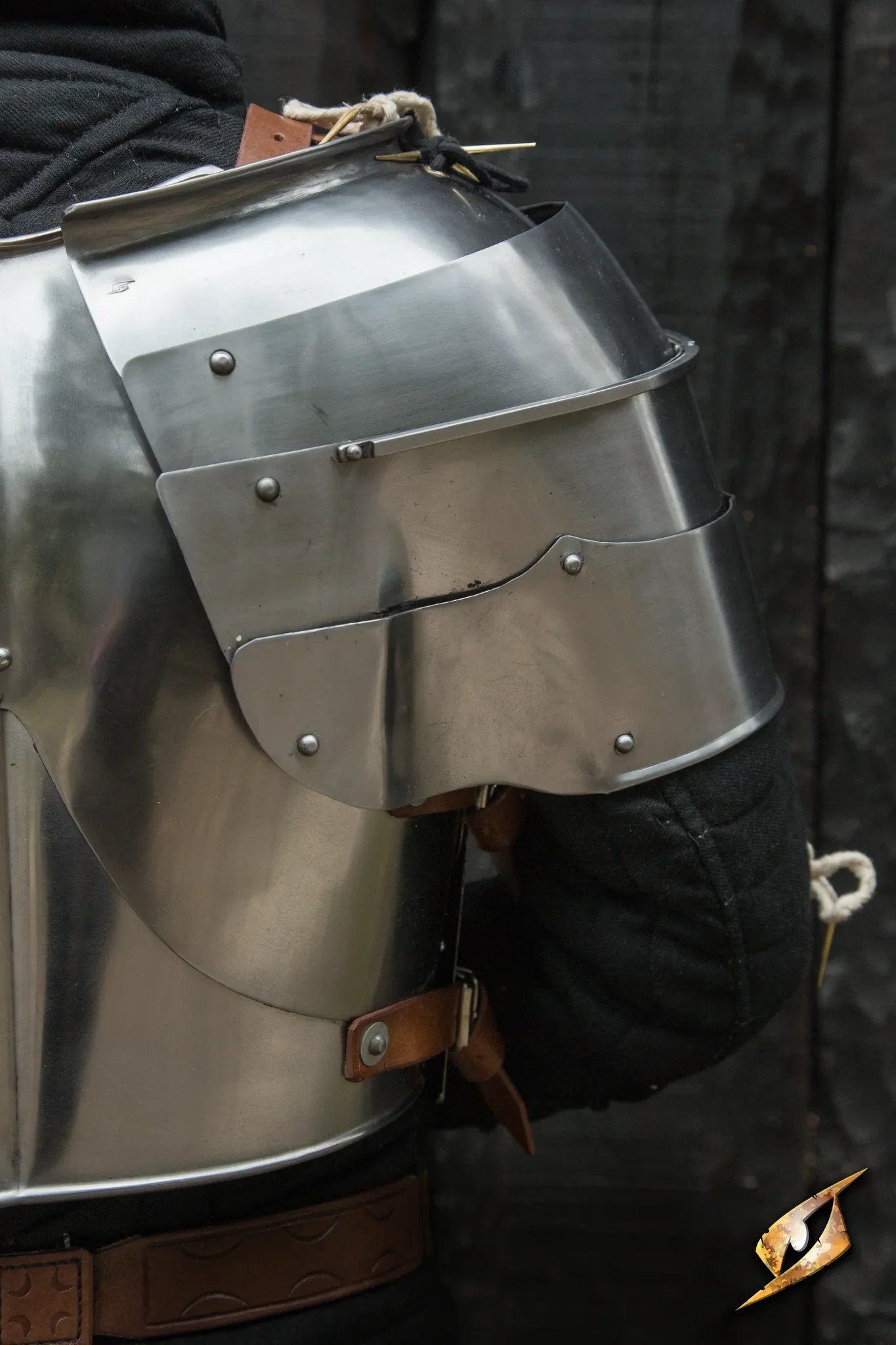 Milanese Pauldrons - Image 7