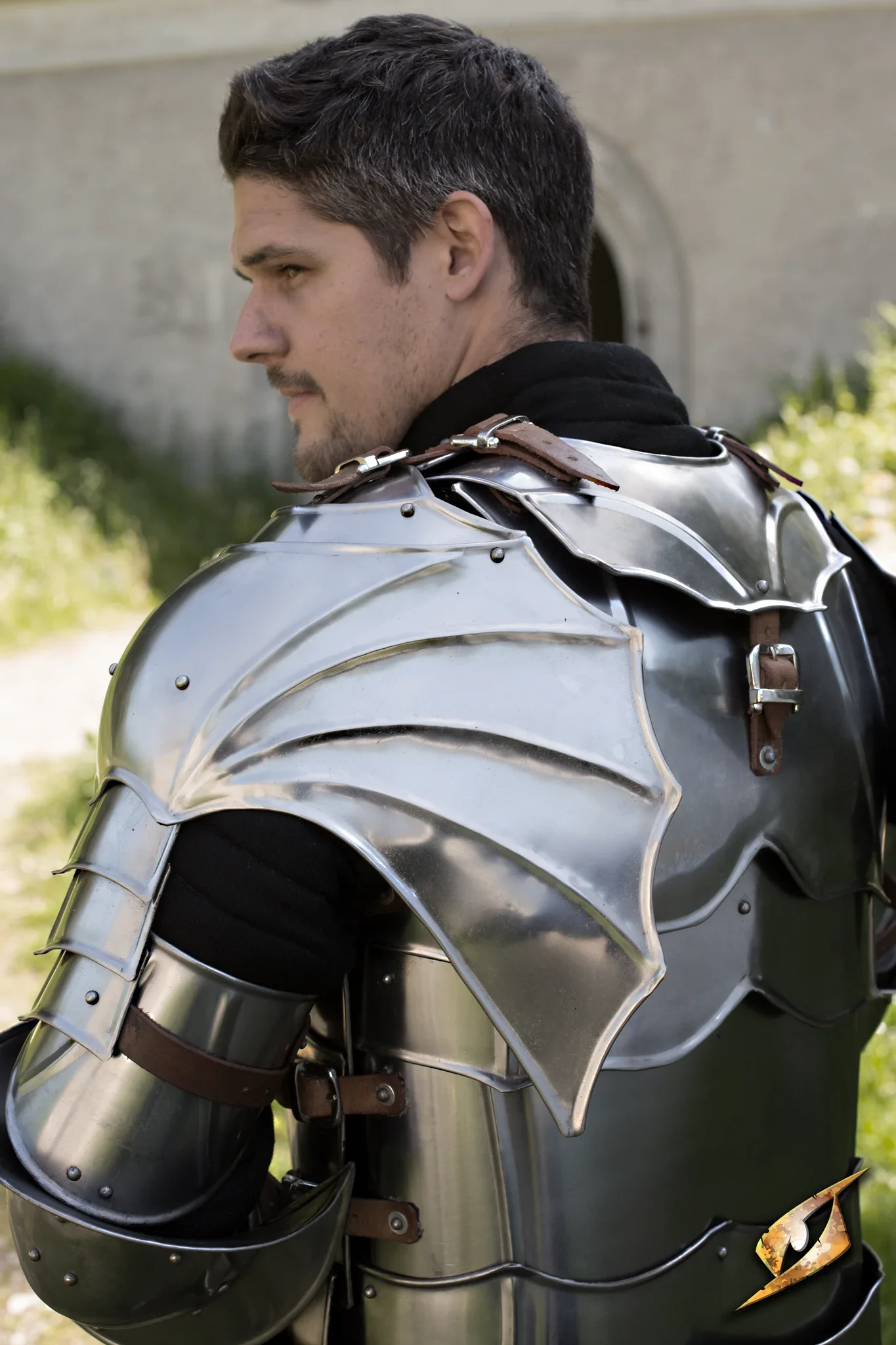 Gothic Gorget & Shoulders - Image 4