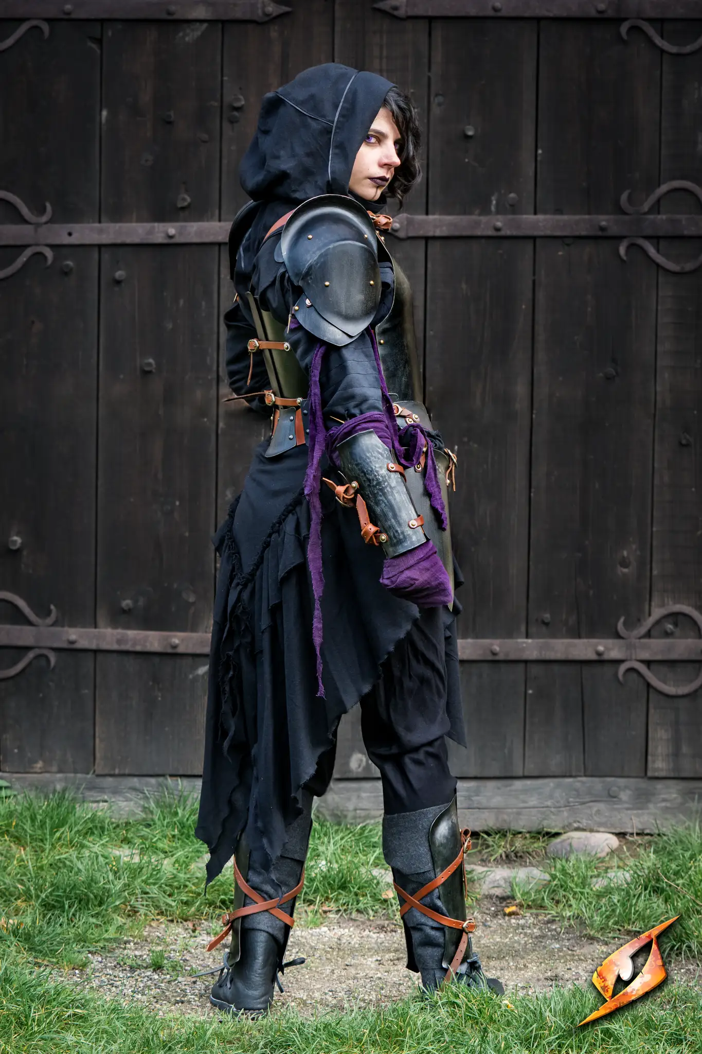 Renegade Complete Armour Set - Feminine - Image 2
