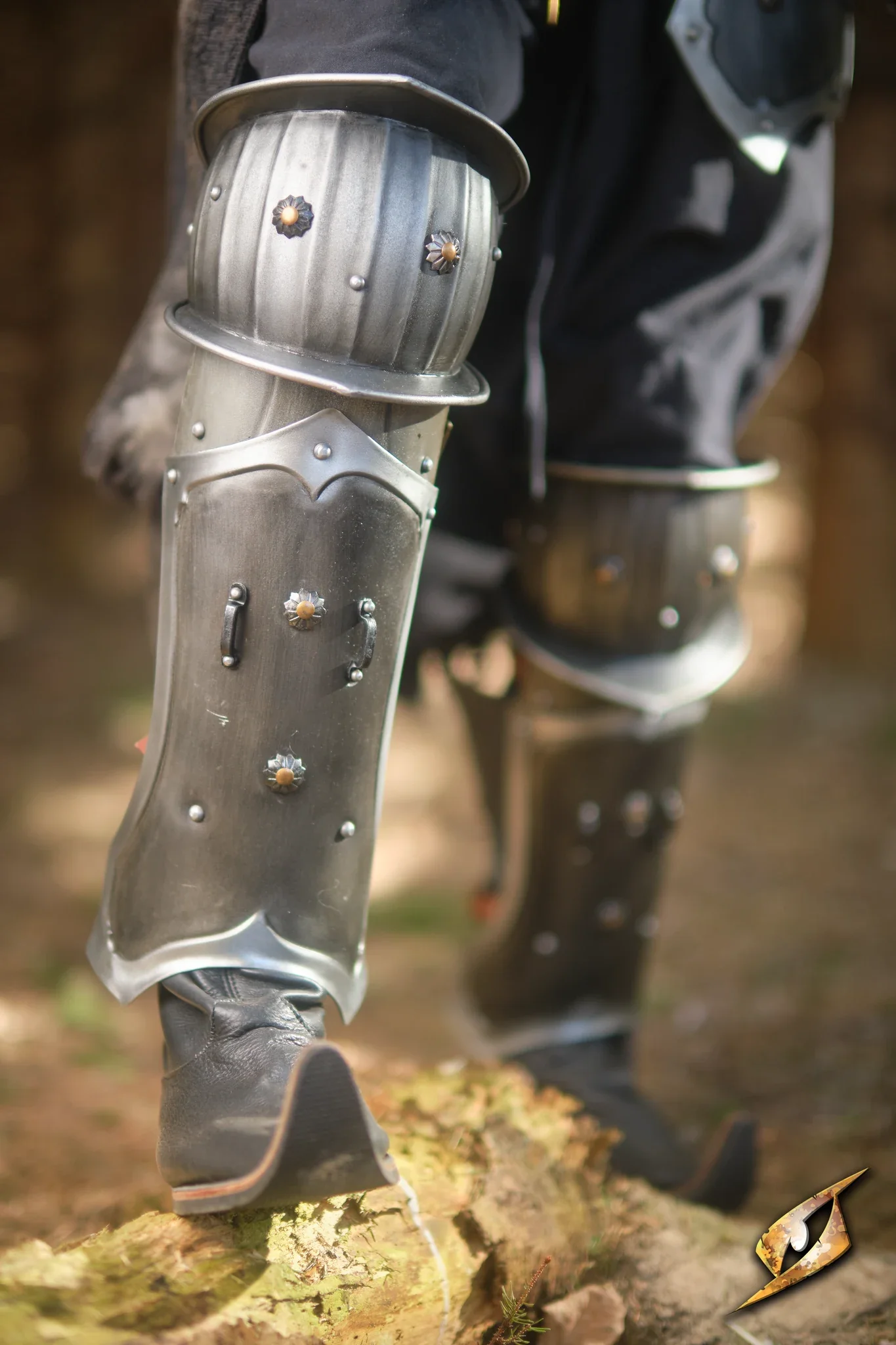 Marauder Greaves - Image 8