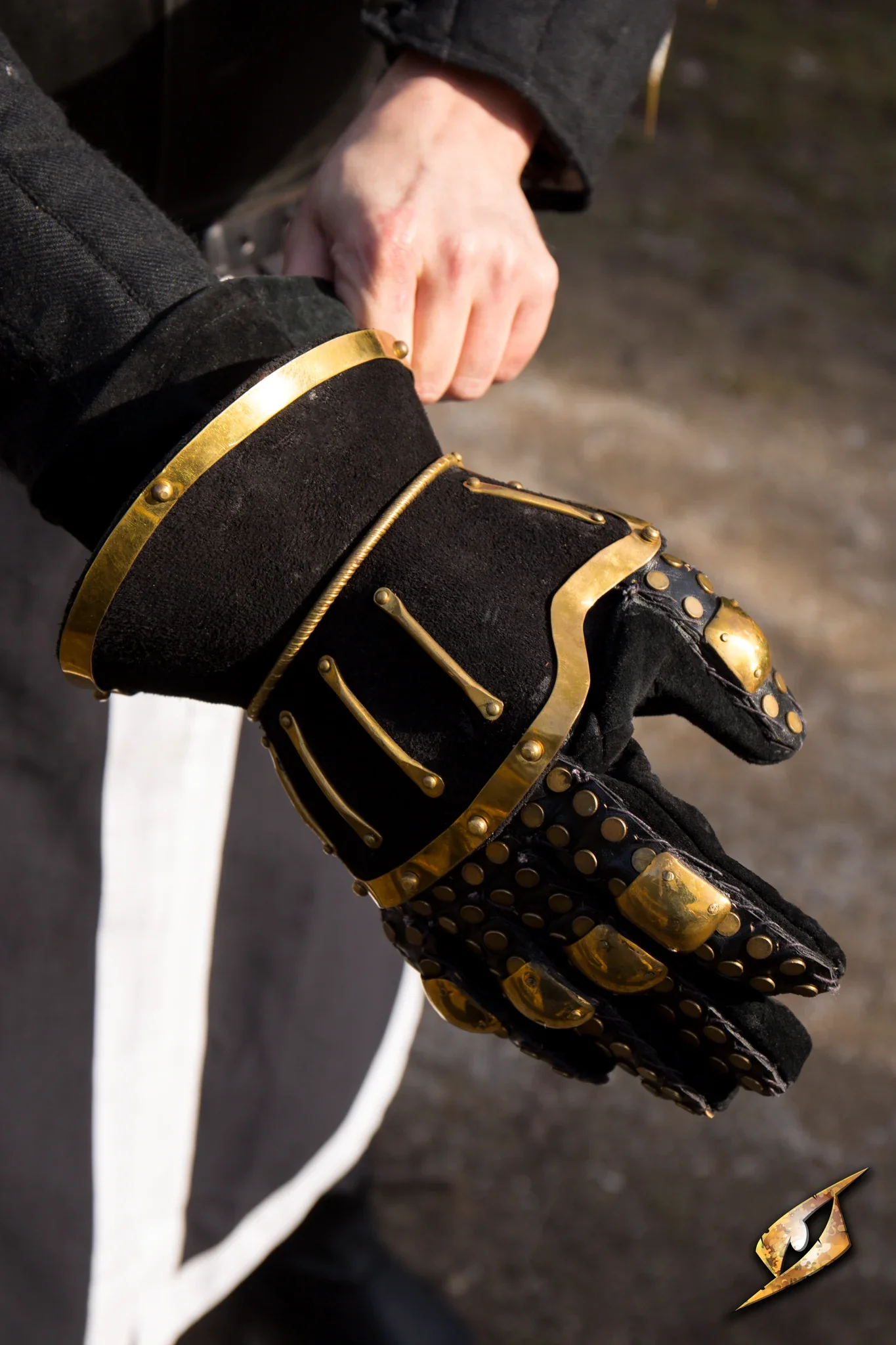 Hourglass Gauntlets - Image 20