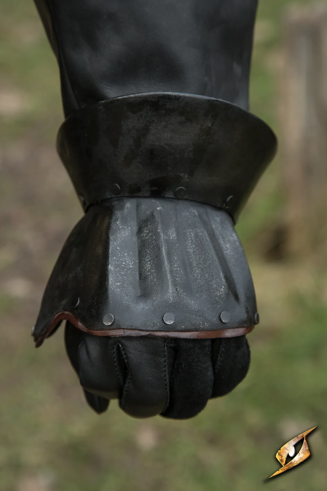 Hourglass Demi Gauntlets - Image 6