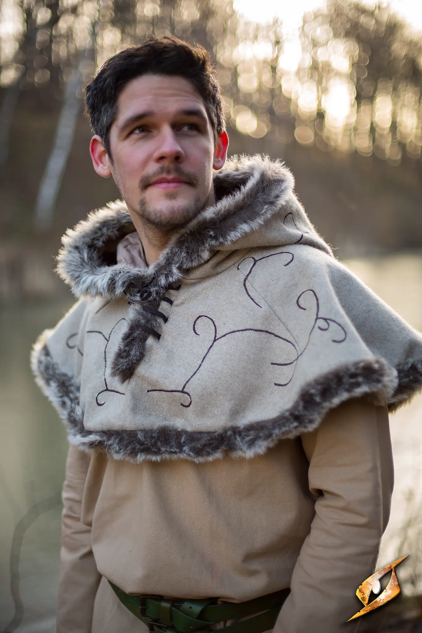 Hood - Fur - Image 3