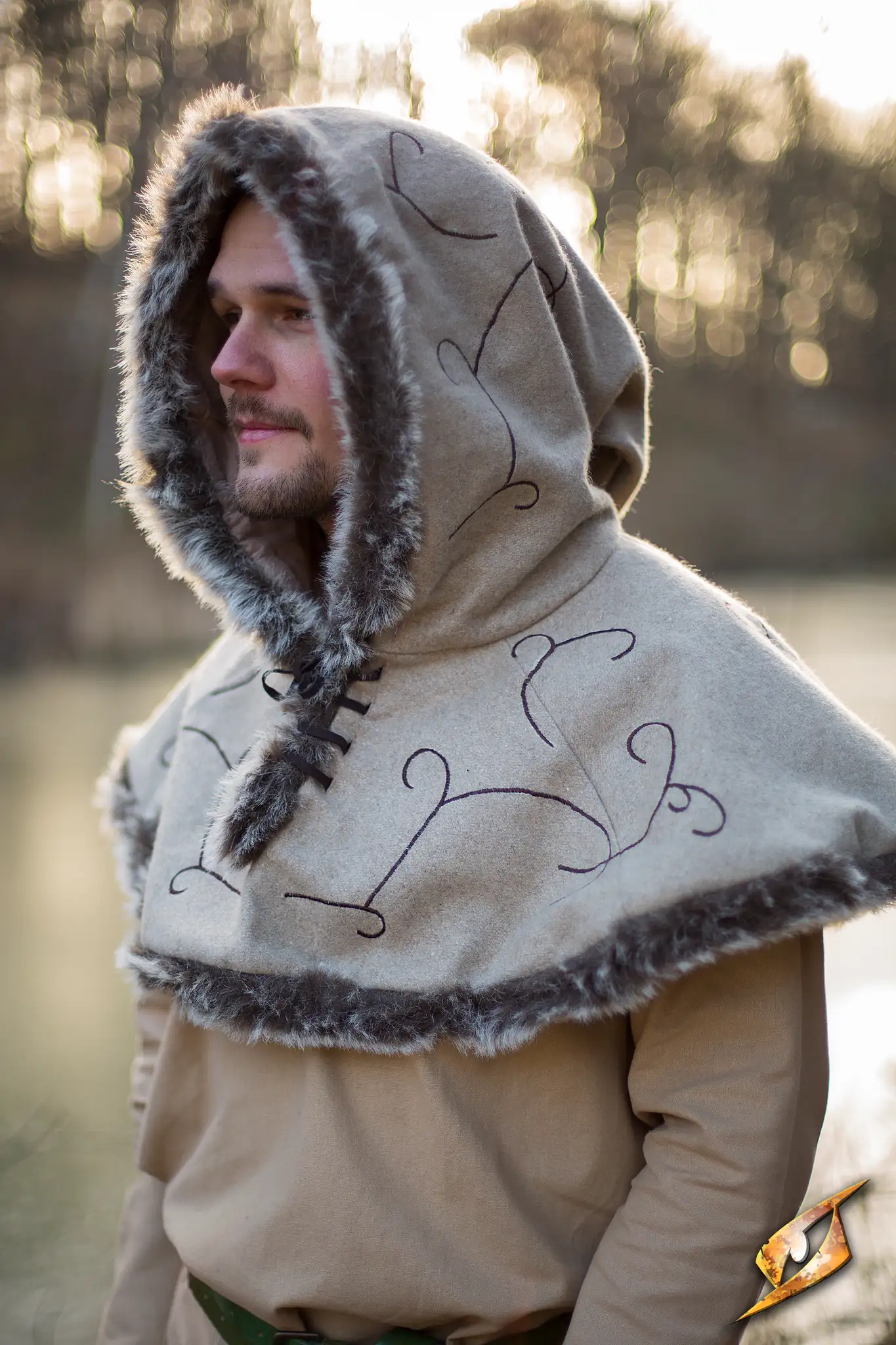 Hood - Fur - Image 6