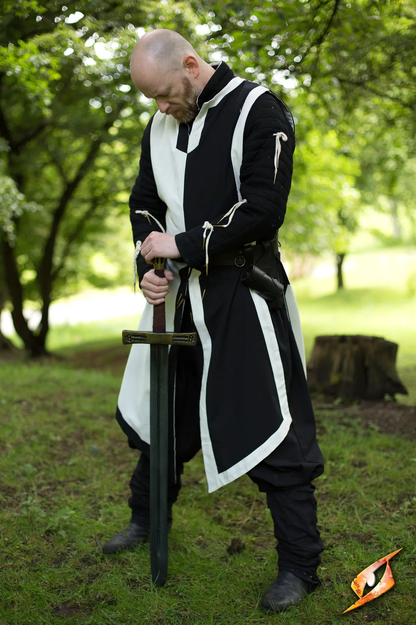 Basic Tabard - Image 3
