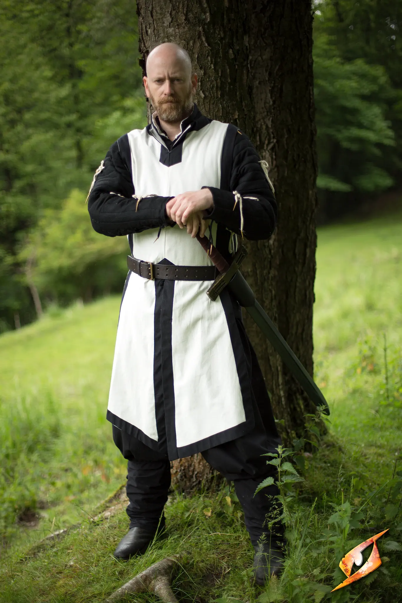 Basic Tabard - Image 9