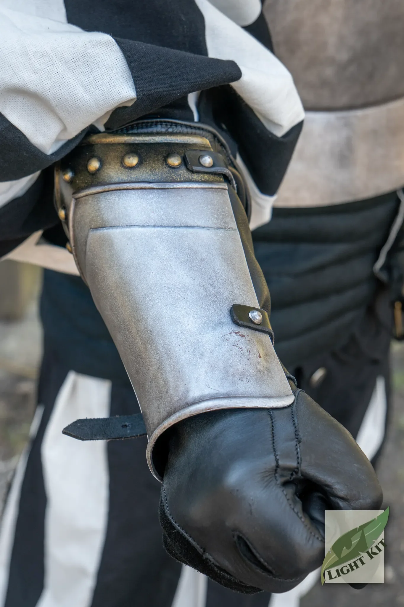 Knightly Bracers - Image 5