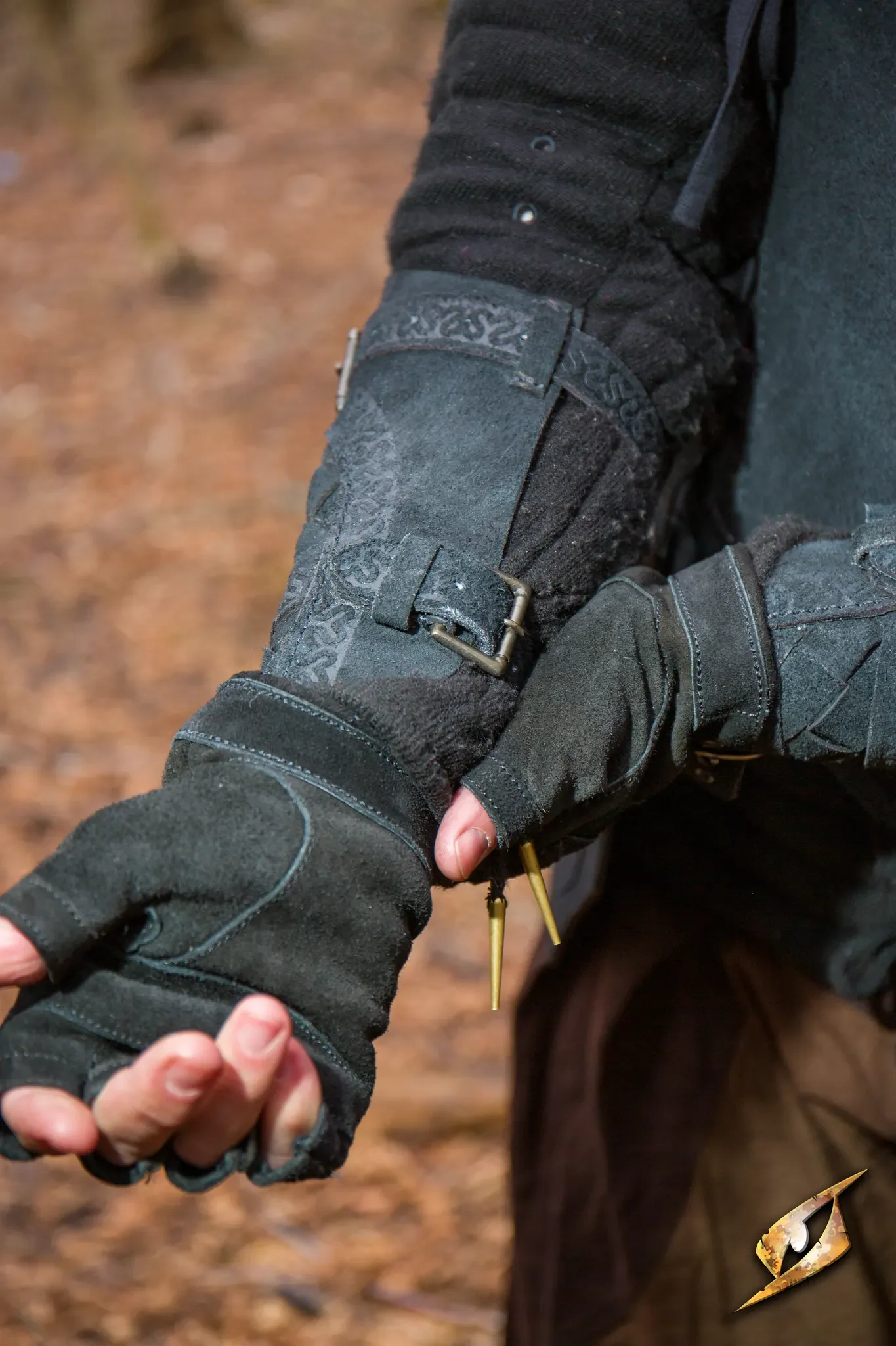 Ranger Bracers - Suede - Image 4