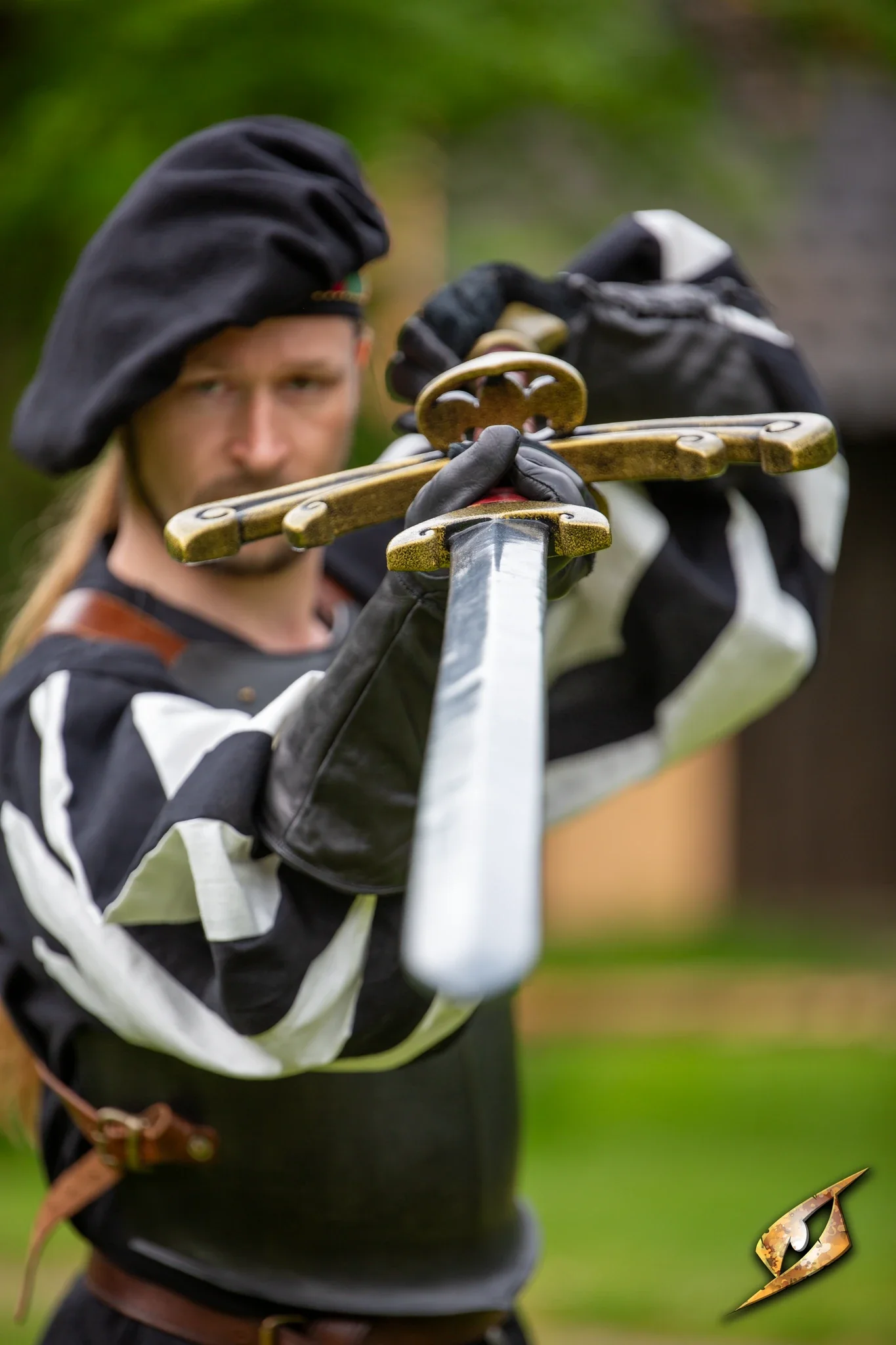 Landsknecht Greatsword - Image 9