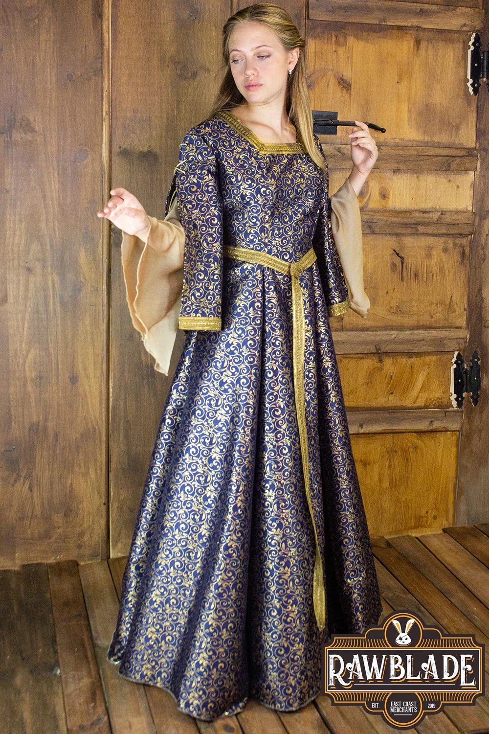 Aquitania Noble Dress